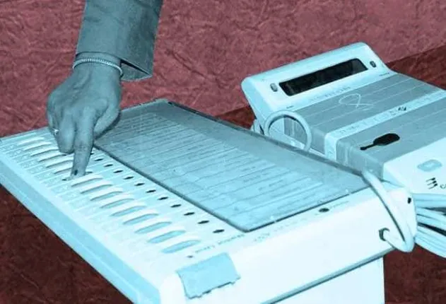 ଇଭିଏମ୍‌ ବିଭ୍ରାଟ, ମତଦାନ ବିଳମ୍ବିତ