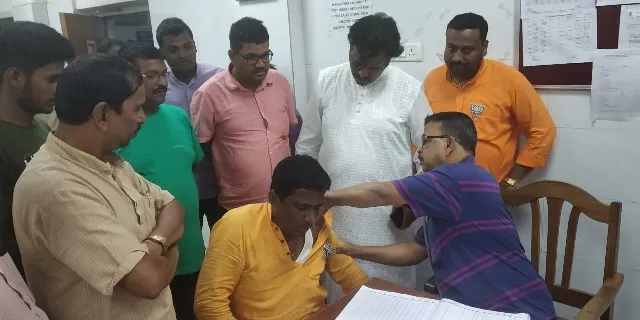 ଶୋଭାଯାତ୍ରା ବେଳେ ବିଜେଡି-ବିଜେପି ମୁହାଁମୁହିଁ : ଜଗନ୍ନାଥ ପ୍ରଧାନଙ୍କୁ ଢେଲାମାଡ଼, ବିଜୟ ସଂକଳ୍ପ ସମାବେଶ ବାତିଲ୍‌