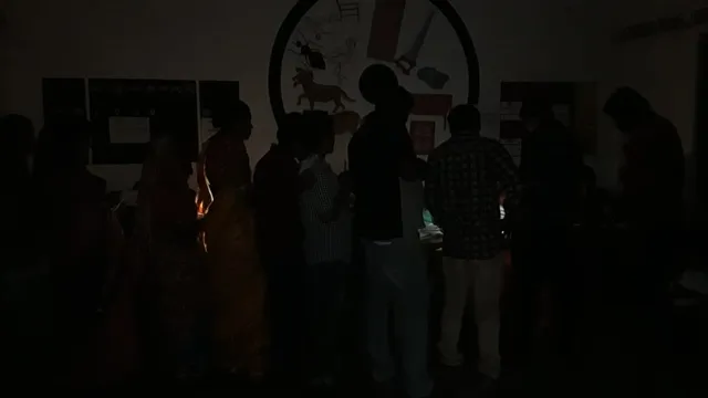 ସନ୍ଧ୍ୟା ୫ଟା ସୁଦ୍ଧା ରାଜ୍ୟରେ ୬୧% ମତଦାନ, ବିଜୁଳି ନଥିବାରୁ ଡିବିରି ଆଲୁଅରେ ଭୋଟ ଦେଲେ ମତଦାତା