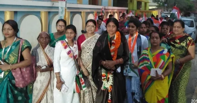 ରଶ୍ମିଙ୍କ ବାଇକ୍‌ ଶୋଭାଯାତ୍ରା, ବାବୁଙ୍କ ପଦଯାତ୍ରା