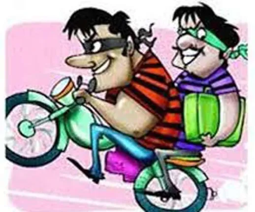 ଡିକି ଭାଙ୍ଗି ଲୁ​ଟିନେଲେ ଦୁଇଲକ୍ଷ