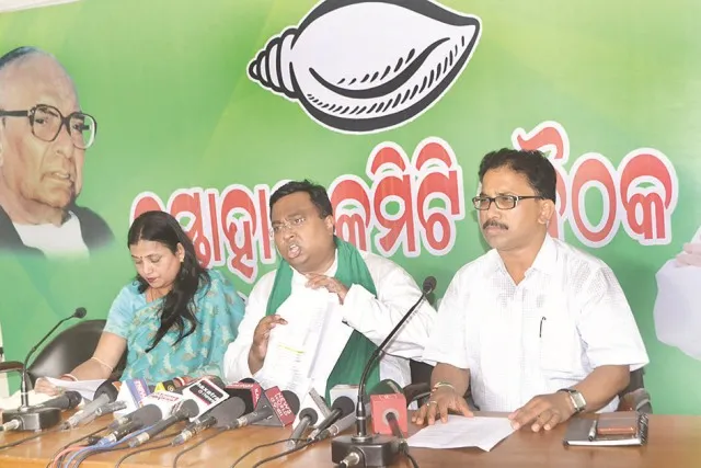 ଅକଳରେ ପକାଇଦେଲା ସତ୍ୟପାଠ : ସେଠି ସ୍ମୃତି ଇରାନି, ଏଠି ବୈଜୟନ୍ତ ପଣ୍ଡା