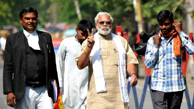 ଲକ୍ଷ୍ନୌରେ ରାଜନାଥ ସିଂହଙ୍କ ବିପକ୍ଷରେ ପ୍ରାର୍ଥୀପତ୍ର ଦାଖଲ କଲେ ପ୍ରଧାନମନ୍ତ୍ରୀ ମୋଦିଙ୍କ ପରି ଦିଶୁଥିବା ଅଭିନନ୍ଦନ ପାଠକ