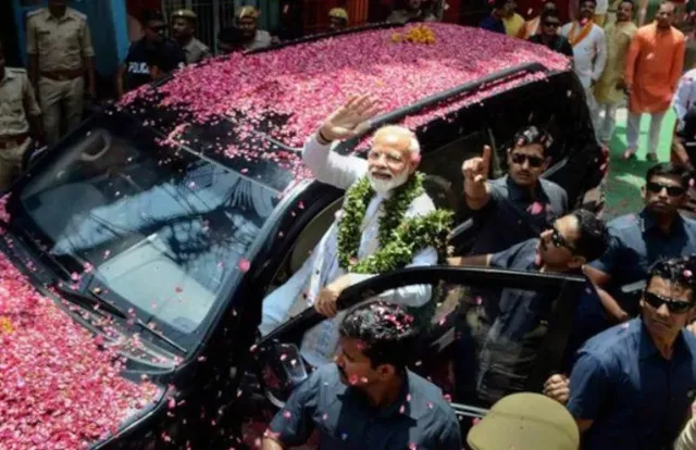 ବାରଣାସୀରୁ ମୋଦୀଙ୍କ ବିରୋଧରେ ନିର୍ଦଳୀୟ ପ୍ରାର୍ଥୀ ଭାବେ ନାମାଙ୍କନ ପତ୍ର ଦାଖଲ କଲେ ୫୦ଜଣ କୃଷକ