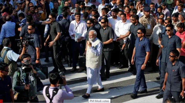 ପୋଲିଂ ବୁଥ୍‌ ବାହାରେ ଭାଷଣ ଦେବାରୁ ମୋଦୀଙ୍କ ବିରୋଧରେ ନିର୍ବାଚନ କମିସନ ନିକଟରେ ଅଭିଯୋଗ ଆଣିଲା କଂଗ୍ରେସ