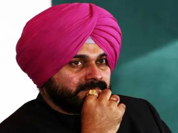 ସିଦ୍ଧୁଙ୍କ ଅଡ଼ୁଆ ବଢ଼ିଲା: ରାସ୍ତା ଦୁର୍ଘଟଣା ମାମଲାର ରାୟକୁ ସମୀକ୍ଷା କରିବେ ସୁପ୍ରିମକୋର୍ଟ