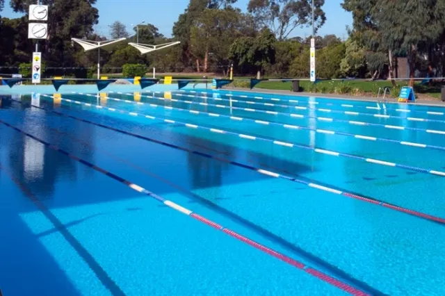 ସୁଇମିଂ ପୁଲ୍‌