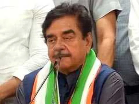 ଜିନ୍ନା ବୟାନ, ଶତ୍ରୁଘ୍ନଙ୍କୁ ଘେରିଲେ ବିରୋଧୀ