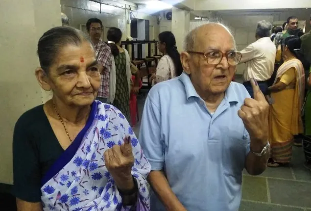 ତୃତୀୟ ପର୍ଯ୍ୟାୟ ମତଦାନ ଆରମ୍ଭ : ଦେଶର ୧୧୬ ଲୋକସଭା ଆସନରେ ୧୬୦୦ରୁ ଅଧିକ ପ୍ରାର୍ଥୀଙ୍କ ଭାଗ୍ୟ ନିର୍ଦ୍ଧାରଣ କରୁଛନ୍ତି ଭୋଟର