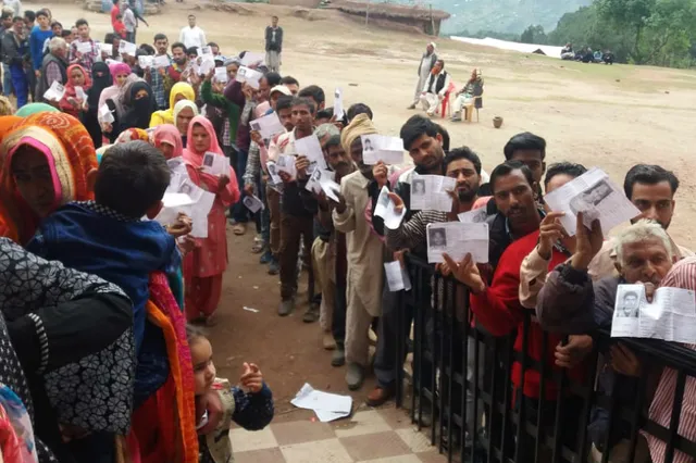 ହିଂସା, ଇଭିଏମ ତ୍ରୁଟି ମଧ୍ୟରେ ଶେଷ ହେଲା ୨ୟ ପର୍ଯ୍ୟାୟ ନିର୍ବାଚନ : ସଂଧ୍ୟା ୬ଟା ସୁଦ୍ଧା ୬୬% ମତଦାନ