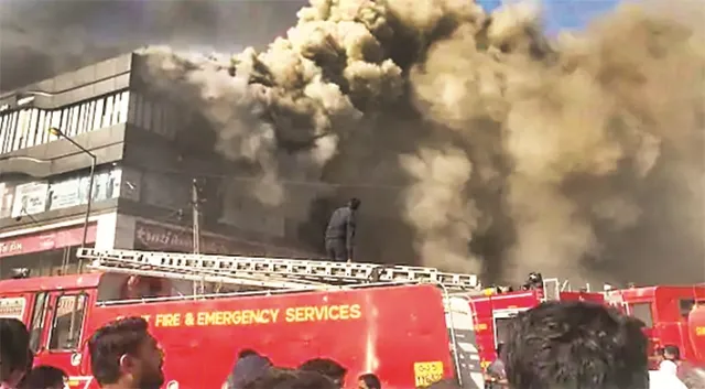 କୋଚିଂ ସେଣ୍ଟରରେ ନିଆଁ, ୧୯ ଛାତ୍ର ମୃତ, ତଳକୁ ଡେଇଁ ଅନେକ ଛାତ୍ର ଗୁରୁତର