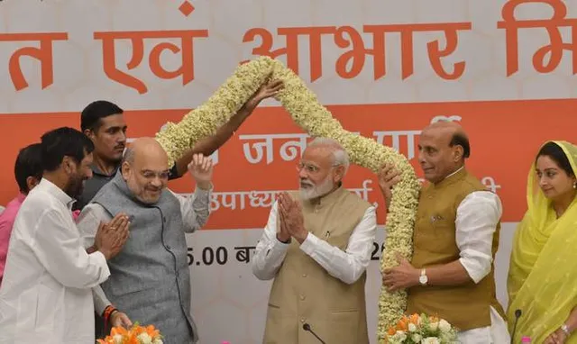 କ୍ୟାବିନେଟ୍‌ ସହଯୋଗୀଙ୍କ ସହ ମୋଦୀଙ୍କ ବୈଠକ