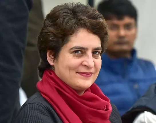 ଟ୍ୟୁମର ସହ ଲଢ଼ୁଥିବା ନାବାଳିକାକୁ ସାହାଯ୍ୟର ହାତ ବଢ଼ାଇଲେ ପ୍ରିୟଙ୍କା ଗାନ୍ଧୀ, ବ୍ୟକ୍ତିଗତ ବିମାନରେ ଦିଲ୍ଲୀ ପଠାଇଲେ