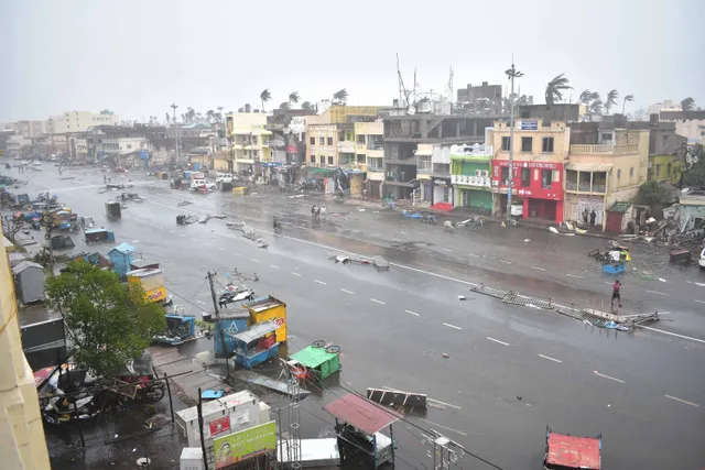 ‘ଫନି’ ଦ୍ୱାରା ପ୍ରଭାବିତ ହୋଇଛନ୍ତି କି? ଜାଣନ୍ତୁ ଆପଣଙ୍କ ଅଞ୍ଚଳର ହେଲ୍‌ପଲାଇନ୍‌ ନମ୍ବର