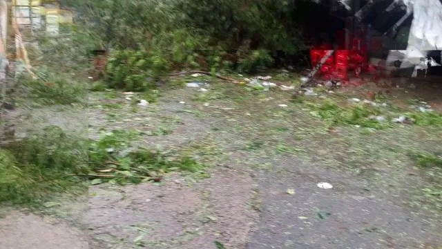 ଜଗତସିଂହପୁରରେ ଫୋନି କରୁଛି ତାଣ୍ଡବ: ଅତି ପ୍ରବଳ ବର୍ଷା, ଭାଙ୍ଗିଲା ବିଦ୍ୟୁତ ଖୁଣ୍ଟ