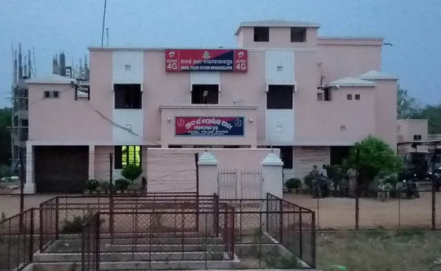 ସୁବର୍ଣ୍ଣପୁର: ୨ ମହଲା ଥାନା ଛାତରୁ ଡେଇଁ ଯୁବକଙ୍କର ମୃତ୍ୟୁ