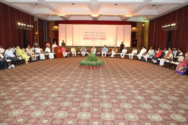 ଶାହାଙ୍କ ଶାହୀ ଭୋଜନ : ଏକଜିଟ୍‌ ପୋଲ ପରେ ଏନ୍‌ଡିଏ ନେତାମାନଙ୍କ ପାଇଁ  ସ୍ବାଦିଷ୍ଟ ଭୋଜନର ଅୟୋଜନ କରିଥିଲେ ଶାହା, ଏହି ସବୁ ଖାଦ୍ୟ ଥିଲା ସାମିଲ