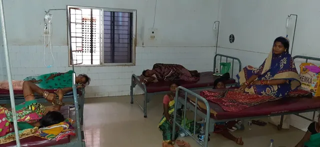 ଢେଙ୍କାନାଳ: ବାତ୍ୟା ପାଇଁ ଗର୍ଭବତୀଙ୍କୁ ମେଡ଼ିକାଲରେ ଭର୍ତ୍ତି