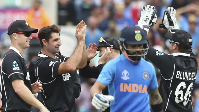 ବିଶ୍ୱକପ: ଅଭ୍ୟାସ୍‌ ମ୍ୟାଚ୍‌ରେ ଟିମ୍‌ ଇଣ୍ଡିଆର ବ୍ୟାଟିଂ ଜାରି, ସ୍କୋର ୮୧/୬