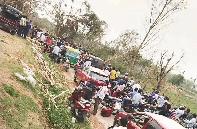 ବିଜୁଳି ସଂଯୋଗ ହେଲାନି, ରିଲିଫ୍ ପହଞ୍ଚିଲାନି; ବିରିଡ଼ି ବ୍ଲକ୍‌ରେ ୭ ଘଣ୍ଟା ରାସ୍ତାରୋକ