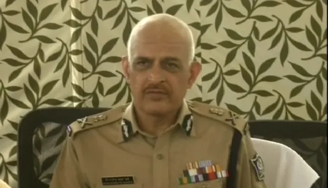 ଶପଥ ଉତ୍ସବ ଜଗିବ ସିସିଟିଭି: ମୁଖ୍ୟମନ୍ତ୍ରୀଙ୍କ ଶପଥ ସମାରୋହ ପାଇଁ ପ୍ରଦର୍ଶନୀ ପଡିଆରେ ସୁରକ୍ଷା ସମୀକ୍ଷା କଲେ ପୁଲିସ ଡିଜି