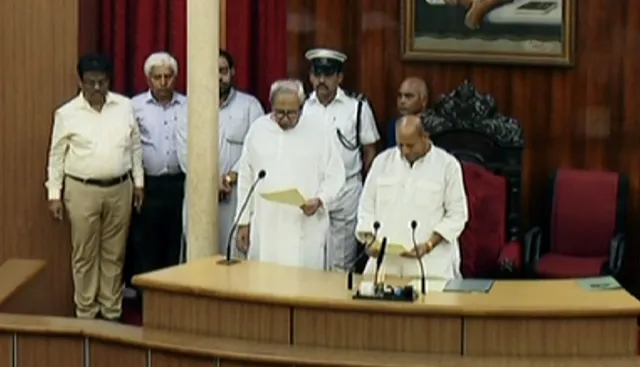 ଶପଥ ନେଲେ ମୁଖ୍ୟମନ୍ତ୍ରୀ ନବୀନ ପଟ୍ଟନାୟକ, ଅନ୍ୟ ନବ ନିର୍ବାଚିତ ବିଧାୟକମାନଙ୍କ ଶପଥ ପାଠ ଜାରି