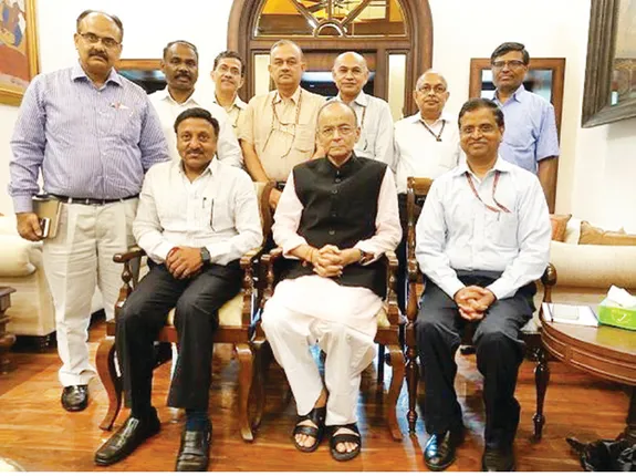 ଜେଟ୍‌ଲିଙ୍କ ବାସଭବନରେ ବଜେଟ୍‌ ବୈଠକ