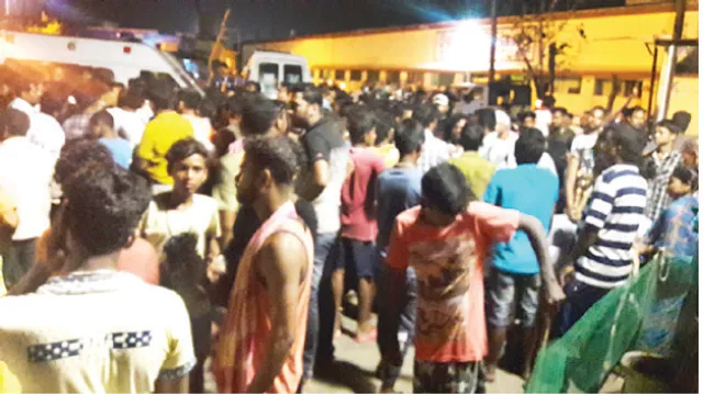 ଖୁଣ୍ଟରୁ ପଡ଼ି ବିଦ୍ୟୁତ କର୍ମଚାରୀଙ୍କ ମୃତ୍ୟୁ, କ୍ଷତିପୂରଣ ଦାବିରେ ରାସ୍ତାରୋକ