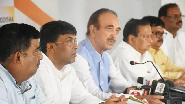 ପୁରୀ, କୋଣାର୍କ ବାତ୍ୟାଞ୍ଚଳ ଗସ୍ତ କଲେ ଆଜାଦ୍‌ : ‘ଲୋକଙ୍କୁ ତୁରନ୍ତ ଚାଉଳ, ଟଙ୍କା ‌ଯୋଗାଅ’