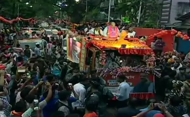 କୋଲକତା : ଅମିତ ଶାହାଙ୍କ ଗାଡ଼ିକୁ ଲାଠି ଫିଙ୍ଗାଯିବା ପରେ ବିଜେପି-ତୃଣମୂଳ କର୍ମୀଙ୍କ ମଧ୍ୟରେ ହିଂସା