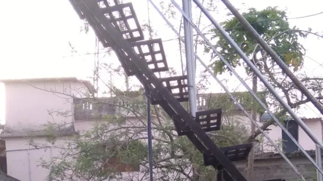 ବାହାନଗା ବଜାର ଦୋକାନ ଶିଡ଼ି ବାଡ଼ାରେ ଯୁବକର ଝୁଲନ୍ତା ଶବ