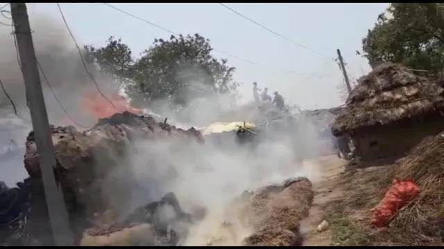 ଚାନ୍ଦବାଲି ବ୍ଲକ୍‌ର ଧାାନଖଣିଆ ଗ୍ରାମରେ ଭୟାବହ ଅଗ୍ନିକାଣ୍ଡ,୧୦ଟି ପରିବାର ସର୍ବସ୍ୱାନ୍ତ