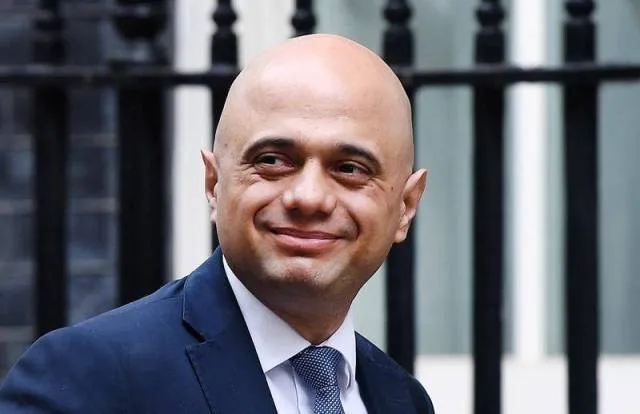 ବ୍ରିଟେନ୍ ପ୍ରଧାନମନ୍ତ୍ରୀ ପଦ ପ୍ରାର୍ଥୀ ଦୌଡ଼ରେ ବସ୍ ଡ୍ରାଇଭରଙ୍କ ପୁଅ ସାଜିଦ୍