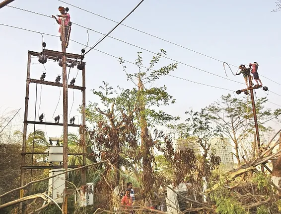 ବିଦ୍ୟୁତ୍ ମରାମତିରେ ବାଧକ ଜେନେରେଟର ଓ ଇନ୍‌ଭର୍ଟର