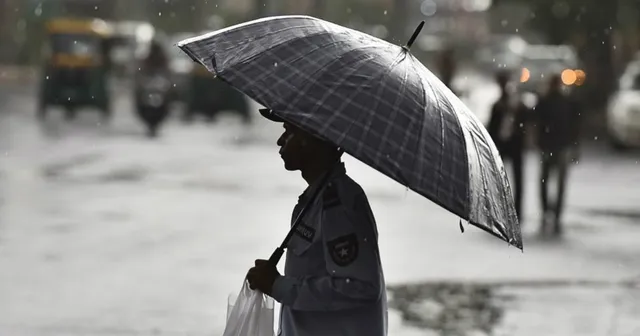 ସନ୍ଧ୍ୟା ସୁଦ୍ଧା ୧୧ଟି ଜିଲ୍ଲାରେ ଘଡ଼ଘଡ଼ି ସହ ହାଲକା ବର୍ଷା !