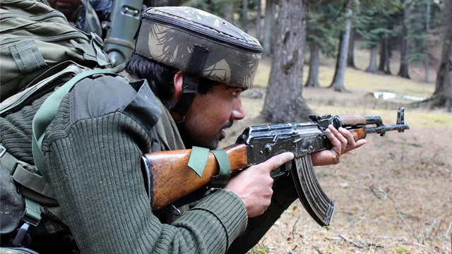 କଶ୍ମୀର : ୩ ଆତଙ୍କବାଦୀ ନିହତ, ସେନା ଅଫିସର ସହିଦ