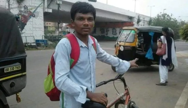 ଦିବ୍ୟାଙ୍ଗଙ୍କ ଆଗରେ ହାର୍‌ ମାନିଲା ଫନି!, ଗୋଟିଏ ଗୋଡ଼ରେ ସାଇକେଲ ଚଳାଇ ଭୁବନେଶ୍ବରରୁ ଆସିଲେ ଯଶିପୁର