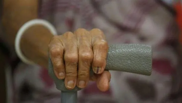 ସୃଷ୍ଟି କଲେ ଉଦାହରଣ : ମତଦାନ କରିବା ପାଇଁ ଅମ୍ଲଜାନର ସାହାରା ନେଇ ୩୩୦କିଲୋମିଟର ଯାତ୍ରା କଲେ ମହିଳା