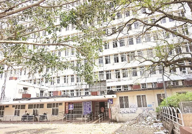 ମାନିଲେନି ନିର୍ଦେଶ, ଅଫିସରେ ରବିବାର ତାଲା