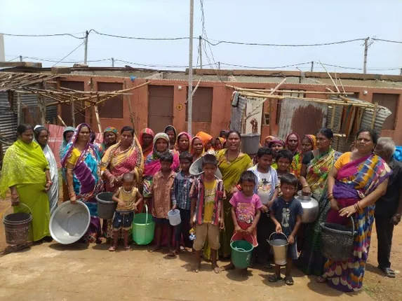 ପାଣି ପାଇଁ ରାସ୍ତାରେ : କଟକରୋଡ୍‌ ଓ ଚନ୍ଦ୍ରଶେଖରପୁରରେ ରାସ୍ତାରୋକ