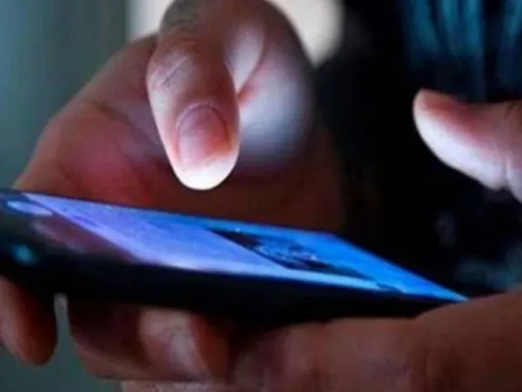 ପୂର୍ବ ପ୍ରେମିକାର ଫଟୋ ନ ହଟାଇ ଫୋନକୁ ବିକ୍ରି କରିଦେଲା ପ୍ରେମିକ, ତା’ ପରେ...