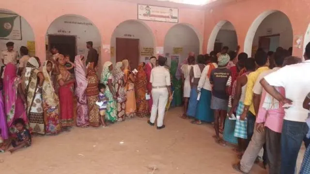 ଭୋଟ୍‌ ଜାଲିଆତି: ୨୦ ନିର୍ବାଚନ କର୍ମଚାରୀ ନିଲମ୍ବିତ