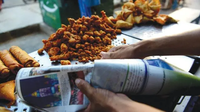 ଗ୍ରାଜୁଏସନ୍‌ ଗାଉନ୍‌ ପିନ୍ଧି ପ୍ରଧାନମନ୍ତ୍ରୀଙ୍କ ରାଲିସ୍ଥଳରେ ମୋଦି ପକୋଡ଼ା ବିକୁଥିବା କଲେଜପିଲା ଅଟକ