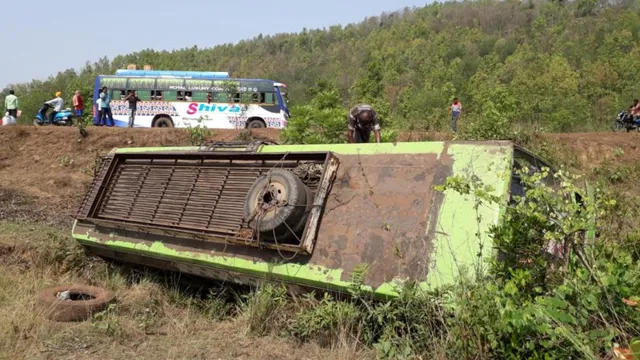 ସୁନ୍ଦରଗଡ଼: ଦରଜିଙ୍ଗ୍‌ ଠାରେ ବସ୍‌ ଓଲଟି ୧୦ ଯାତ୍ରୀ ଆହତ