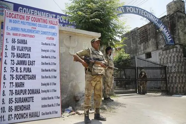 ନିର୍ବାଚନ କମିସନ୍‌ଙ୍କ ନିଷ୍ପତ୍ତି : ପ୍ରଥମେ ଭିଭିପିଏଟି ସ୍ଲିପ୍‌ ଗଣତି ହେବନାହିଁ, ବିରୋଧୀ ଦଳଙ୍କ ଦାବିକୁ ଇସିଙ୍କ ଖାରଜ, ଗଣତି ବ୍ୟବସ୍ଥାରେ କୌଣସି ପରିବର୍ତ୍ତନ ହେବନାହିଁ