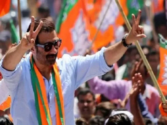 ଦୁର୍ଘଟଣାର ଶିକାର ହେଲା ସନ୍ନି ଦେଓଲଙ୍କ ପ୍ରଚାର ଗାଡ଼ି