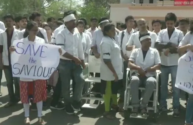 ତେଜିଲା ଡାକ୍ତର ଆନ୍ଦୋଳନ : ୩୦୦ରୁ ଅଧିକ ଡାକ୍ତରଙ୍କ ଇସ୍ତଫା