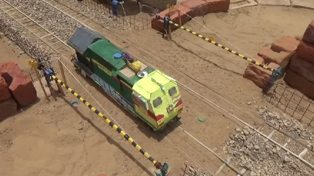 ଅଷ୍ଟମଶ୍ରେଣୀ ଛାତ୍ର ଘରେ ଥିବା ଅଦରକାରୀ ସାମଗ୍ରୀରେ ବନାଇଲା ସୌରଶକ୍ତିରେ ଚାଲୁଥିବା ଟ୍ରେନ୍‌, ରେଳ ଅଧିକାରୀ ବି ହେଲେ ଆଶ୍ଚର୍ଯ୍ୟ