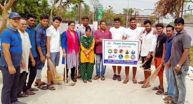 ଅସହାୟକୁ ସାହା ‘ଟିମ୍‌ ହ୍ୟୁମାନିଟି ଗ୍ରୁପ୍‌’ : ଗରିବଙ୍କୁ ମାଗଣା ଖାଦ୍ୟ, ବସ୍ତ୍ର ଏବଂ ରୋଗୀଙ୍କୁ ରକ୍ତଦାନ କରି ସୃଷ୍ଟି କରିଛନ୍ତି ଉଦାହରଣ