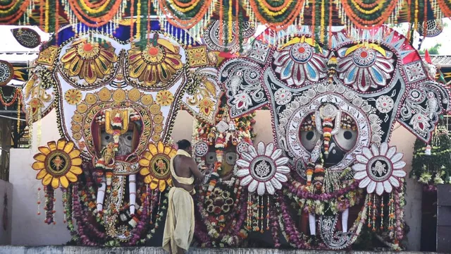 ଗଜ ବେଶରେ ଦର୍ଶନ ଦେଉଛନ୍ତି ଶ୍ରୀଜିଉ, ସଂଧ୍ୟା ୭.୩୦ରୁ ୯.୩୦ ପର୍ଯ୍ୟନ୍ତ ଚାଲିବ ସାହାଣମେଲା ଦର୍ଶନ